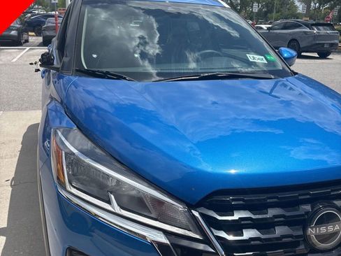 Used 2023 Nissan Kicks SV FWD image 1