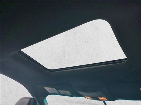 Used 2016 Ford Explorer XLT w/ Equipment Group 202A image 19