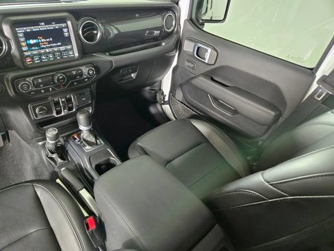Used 2021 Jeep Wrangler Unlimited Sahara AWD/4WD image 18