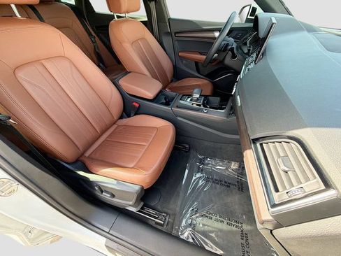 Used 2023 Audi Q5 2.0T Premium w/ Convenience Package AWD/4WD image 14