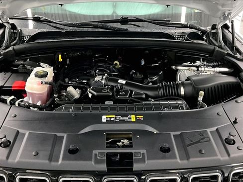 Used 2023 Jeep Grand Cherokee L Limited AWD/4WD image 30