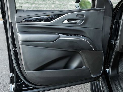 Used 2023 Cadillac Escalade ESV V image 25