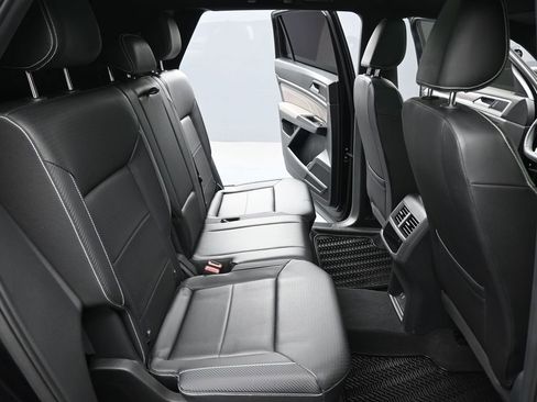 Used 2023 Volkswagen Atlas Cross Sport SE w/ Panoramic Sunroof Package image 27