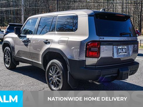 Used 2024 Toyota Land Cruiser image 5