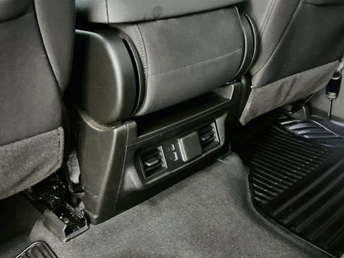 Used 2024 Chevrolet Silverado 1500 LT AWD/4WD image 28