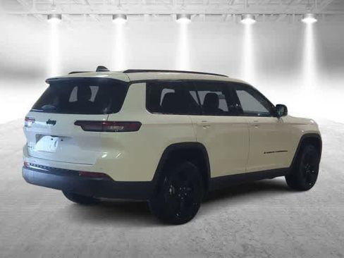 New 2025 Jeep Grand Cherokee L Altitude image 8