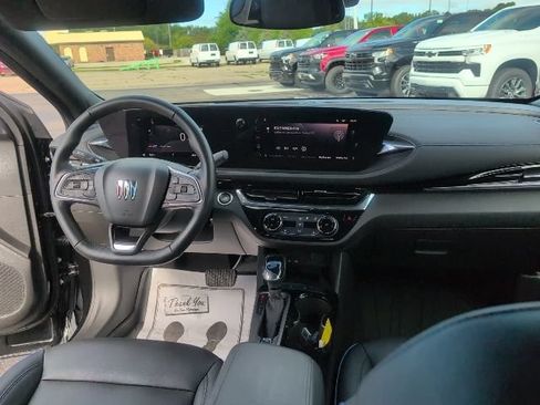 Used 2025 Buick Envista Sport Touring w/ Convenience I Package FWD image 40