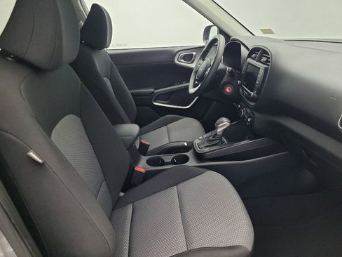 Used 2023 Kia Soul LX image 21