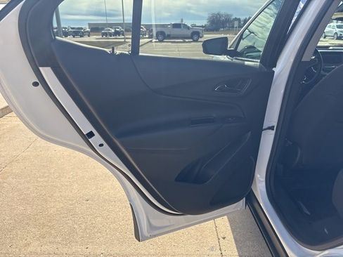 Used 2020 Chevrolet Equinox LT image 14