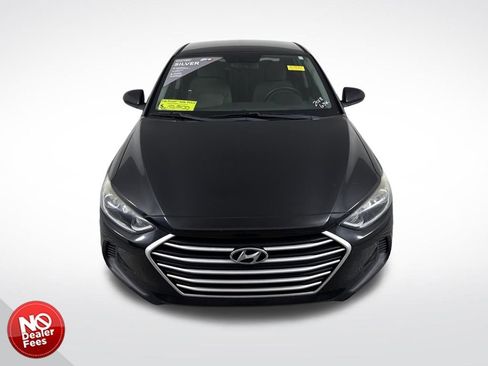 Used 2018 Hyundai Elantra SE image 9