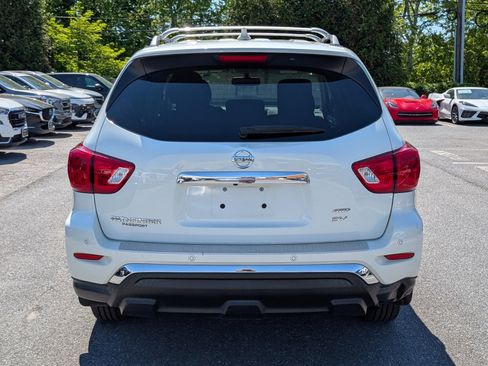 Used 2020 Nissan Pathfinder SV AWD/4WD image 4