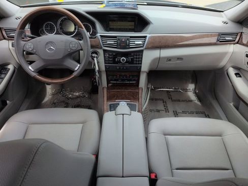 Used 2011 Mercedes-Benz E 350 Sedan image 19