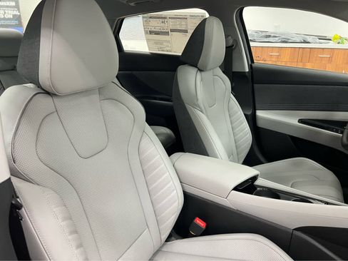 New 2026 Hyundai Elantra Limited FWD image 13