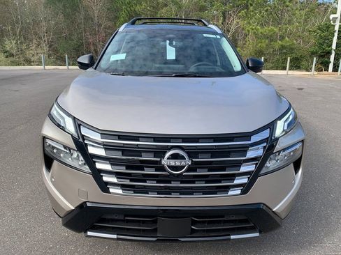 New 2026 Nissan Rogue Platinum image 3