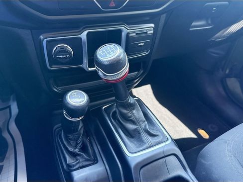 Used 2021 Jeep Wrangler Sport AWD/4WD image 17