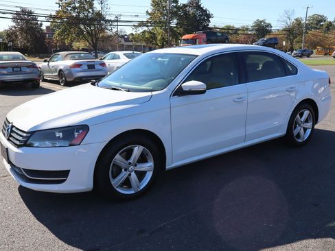 Used 2013 Volkswagen Passat TDI SE image 1