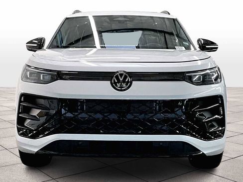 New 2026 Volkswagen Tiguan SE R-Line image 5