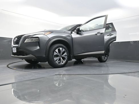 Used 2022 Nissan Rogue SV image 33
