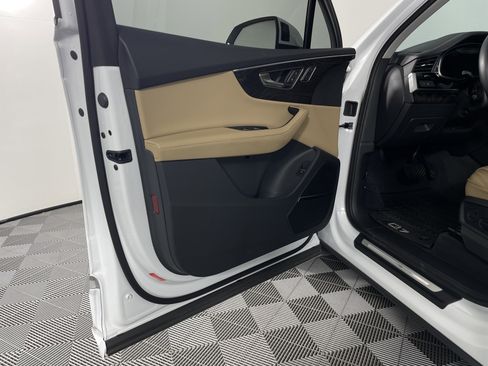 Used 2024 Audi Q7 3.0T Premium Plus image 13