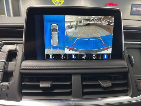 Used 2023 Chevrolet Suburban Z71 w/ Luxury Package image 5