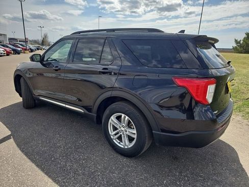 Used 2023 Ford Explorer XLT w/ Equipment Group 202A AWD/4WD image 3