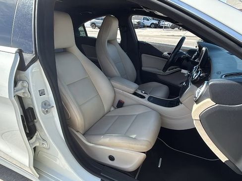 Used 2014 Mercedes-Benz CLA 250 image 29