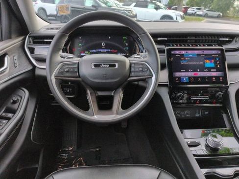 Used 2023 Jeep Grand Cherokee 4WD 4xe image 16