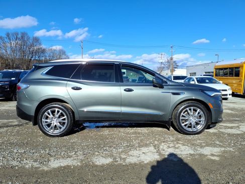 Used 2022 Buick Enclave Premium w/ Experience Buick Package image 2