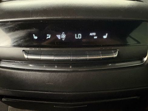 Used 2022 Cadillac Escalade ESV Luxury image 42