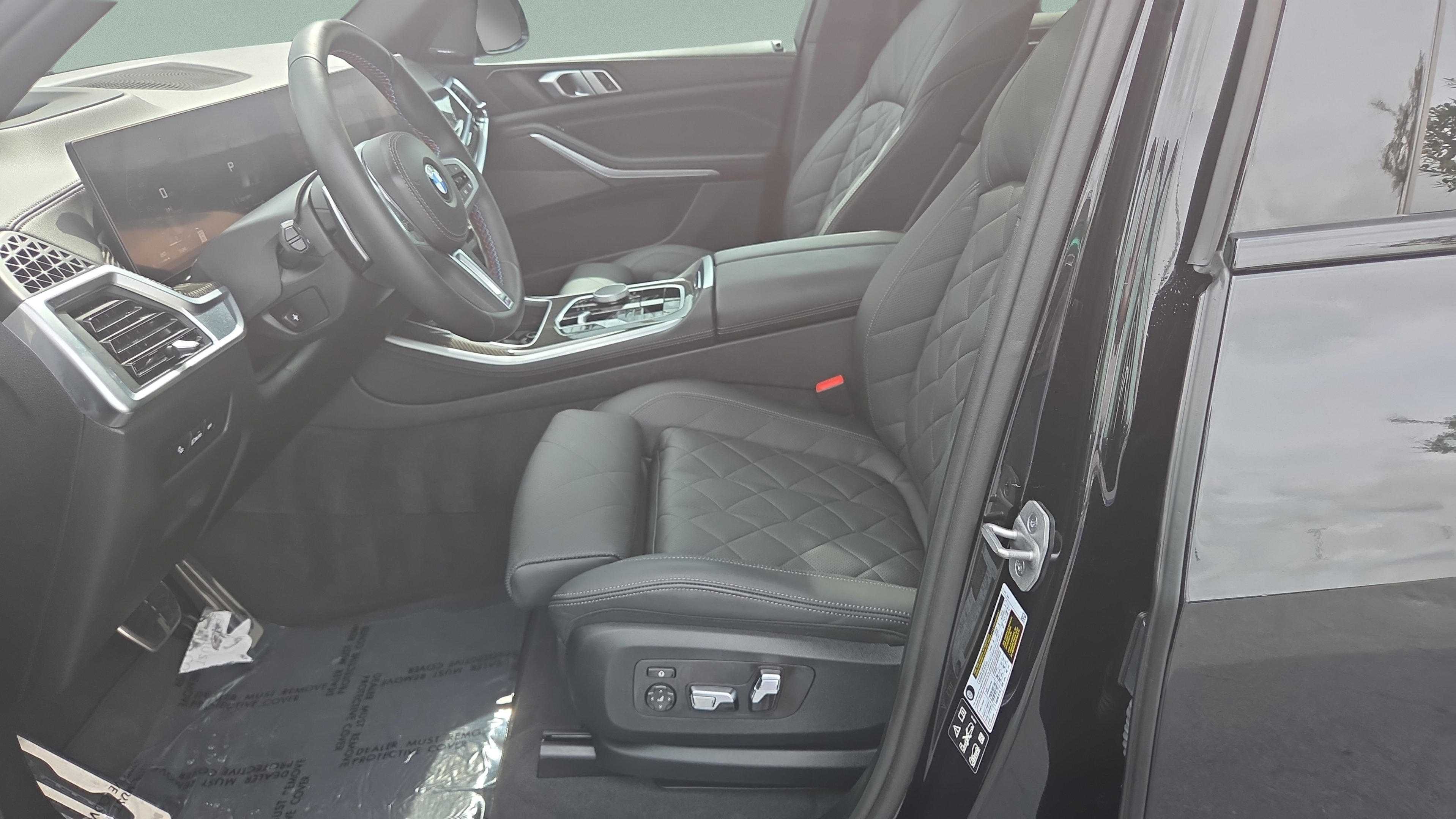 Certified 2025 BMW X5 M60i w/ Climate Comfort Package AWD/4WD image 9