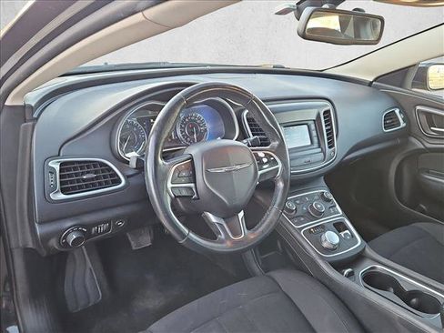 Used 2015 Chrysler 200 Limited w/ Convenience Group image 10