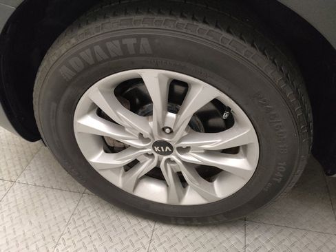 Used 2021 Kia Telluride LX FWD image 31