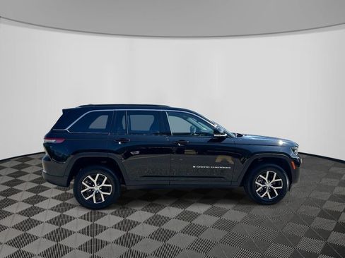 Certified 2025 Jeep Grand Cherokee Limited AWD/4WD image 6