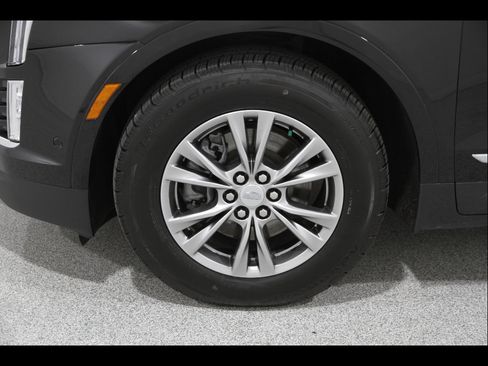 Used 2022 Cadillac XT5 Premium Luxury w/ Technology Package AWD/4WD image 23