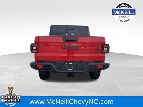 Used 2024 Jeep Gladiator Sport image 5
