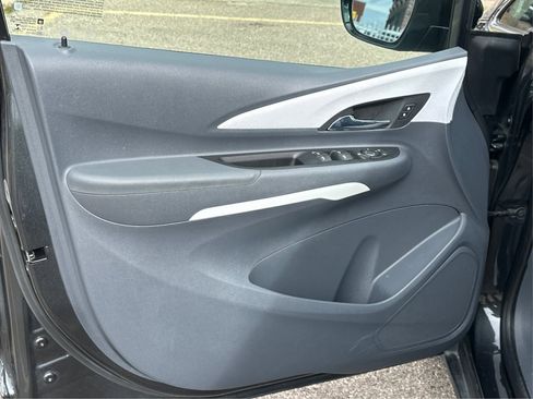 Used 2021 Chevrolet Bolt LT image 14