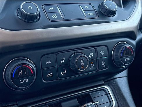 Used 2023 GMC Acadia Denali w/ Black Diamond Edition image 16