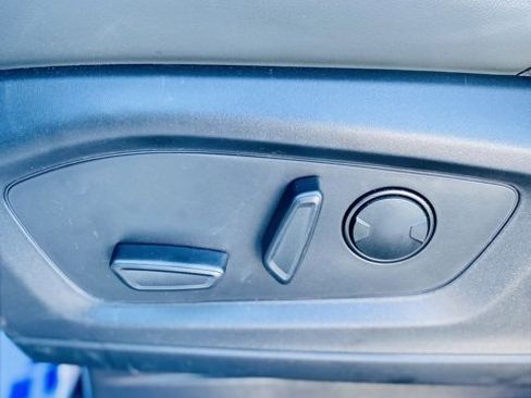 New 2025 Ford Explorer Active w/ Active Comfort Package image 13