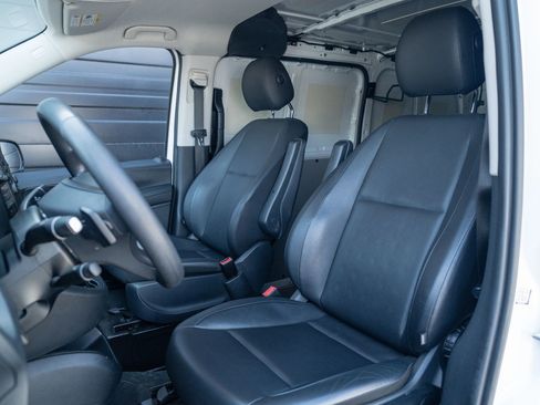 Used 2022 Mercedes-Benz Metris image 16