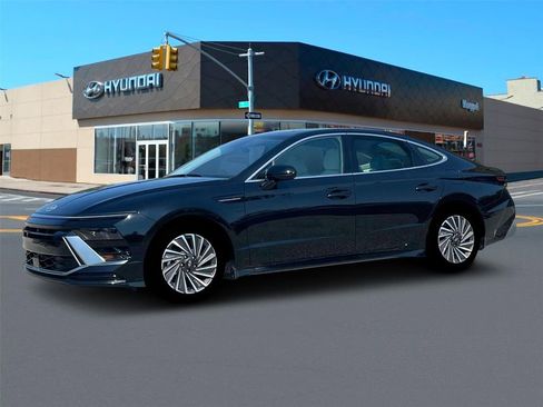 New 2026 Hyundai Sonata SEL FWD image 2
