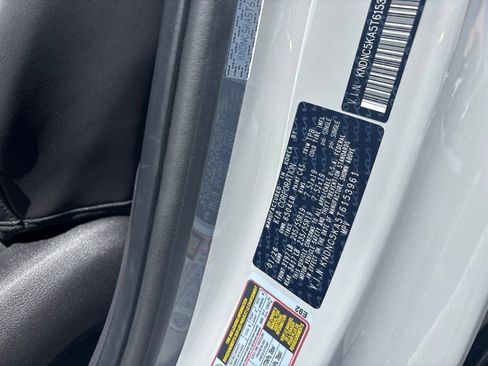 Certified 2026 Kia Carnival EX FWD image 9