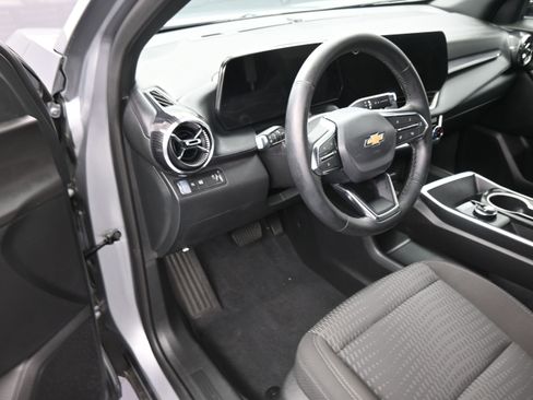 Used 2026 Chevrolet Equinox LT FWD image 12