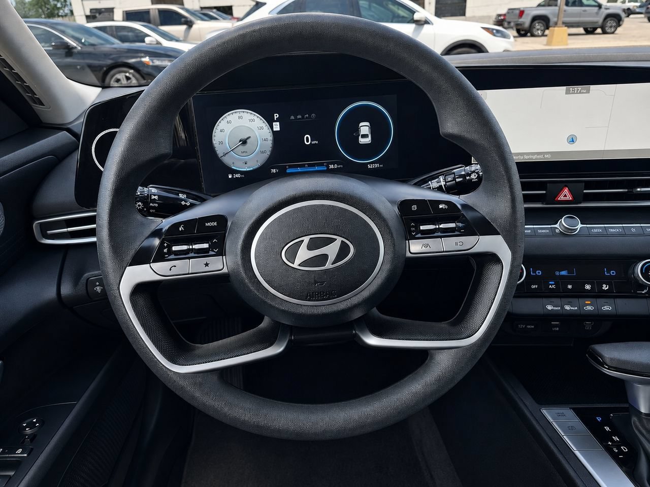 Used 2024 Hyundai Elantra SEL FWD image 27