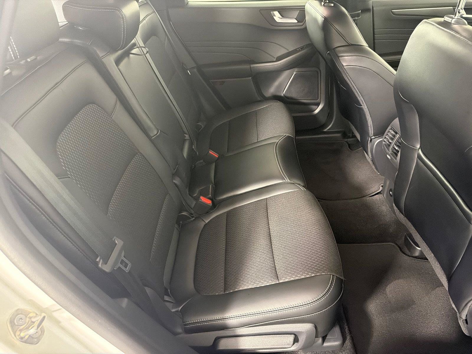Used 2025 Ford Escape SE FWD image 15