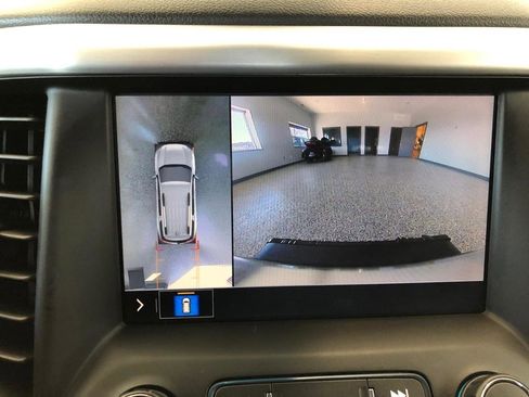 Used 2020 GMC Acadia SLT w/ Driver Alert Package II image 18