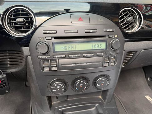 Used 2008 MAZDA MX-5 Miata Touring RWD image 32