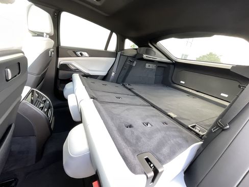 Certified 2024 BMW X6 xDrive40i w/ Premium Package image 30