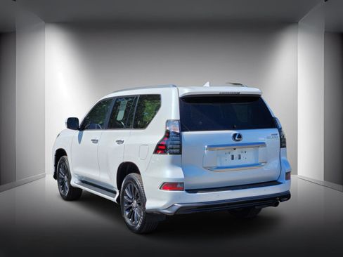 Used 2023 Lexus GX 460 Luxury w/ Sport Design Package AWD/4WD image 3