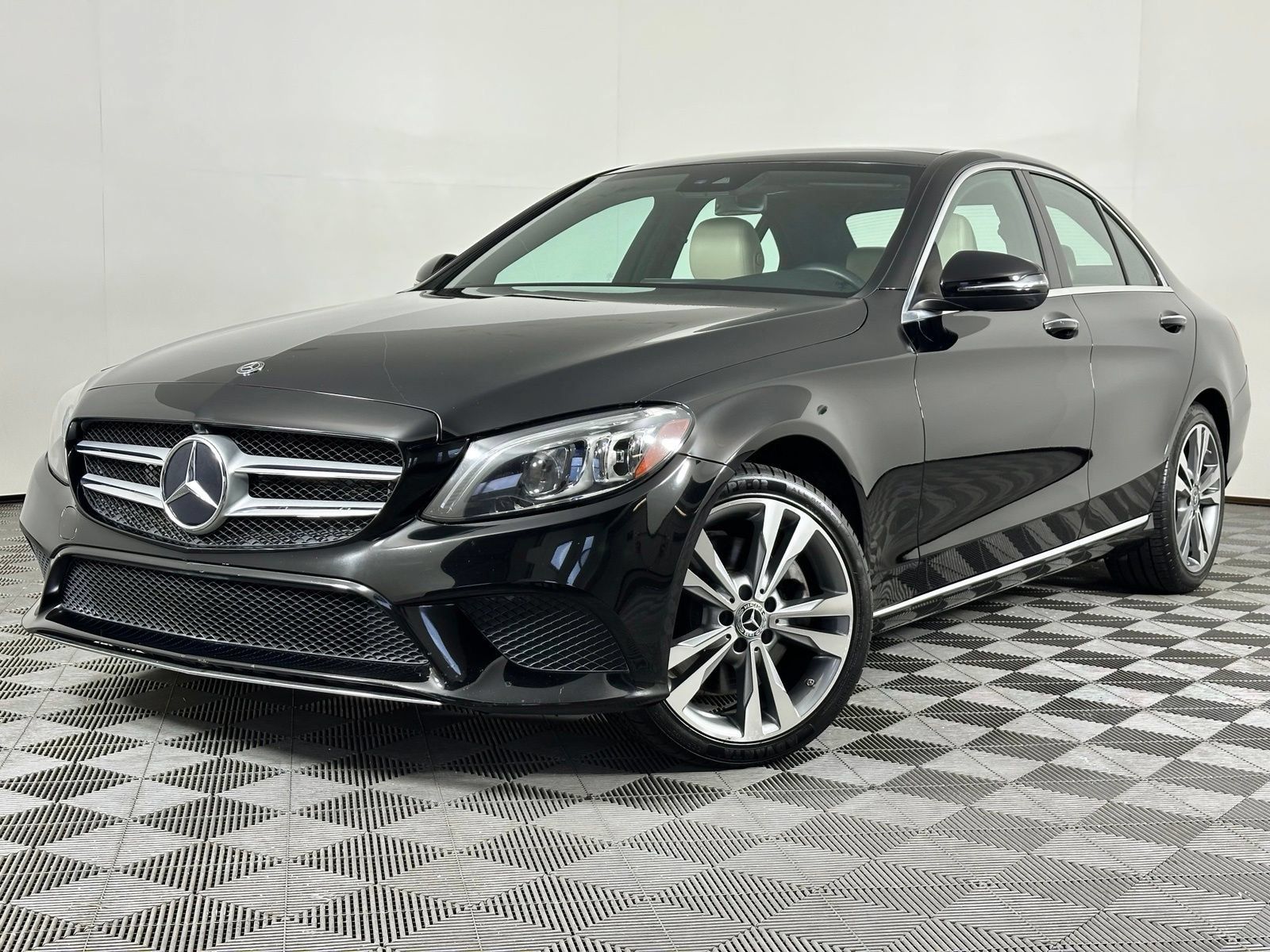 Used 2019 Mercedes-Benz C 300 Sedan image 37