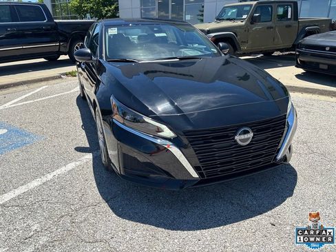 Used 2024 Nissan Altima 2.5 S FWD image 8